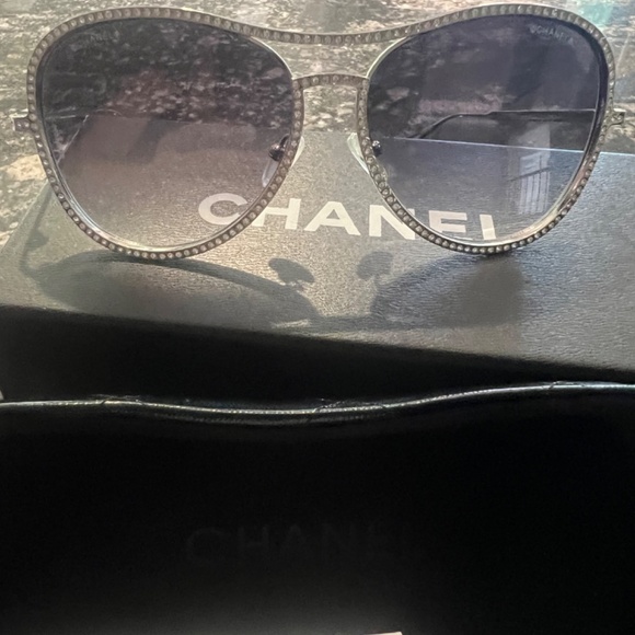 Ladies Chanel Rimmed Aviator Sunglasses - Picture 5 of 6